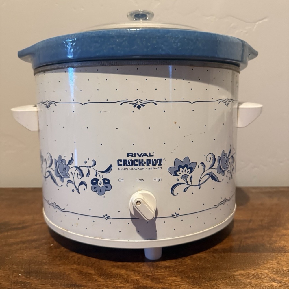 Vintage Rival 6 Quart Crock Pot Slow Cooker Blue Floral Delft 3656